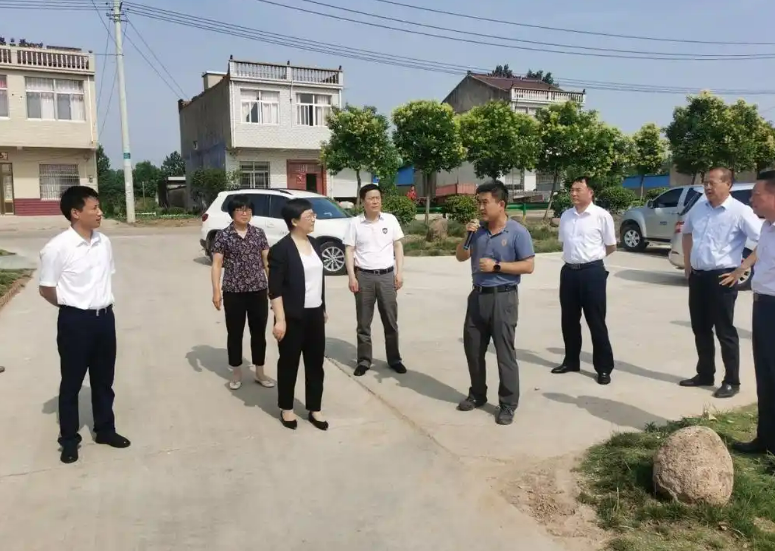 市人大常委会专题调研民生实事项目推进情况